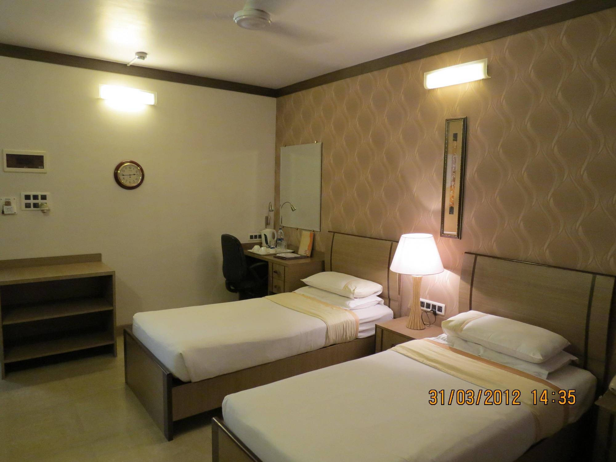 Jyoti Dwelling Hotel Bombaj Zewnętrze zdjęcie